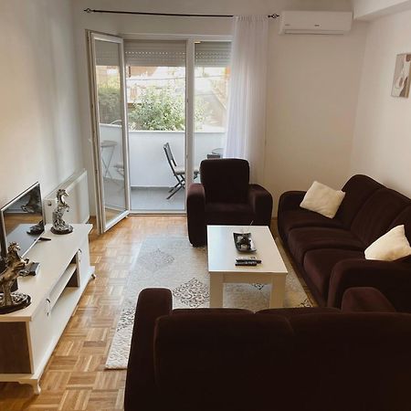 Apartment Troi Priștina Exterior foto