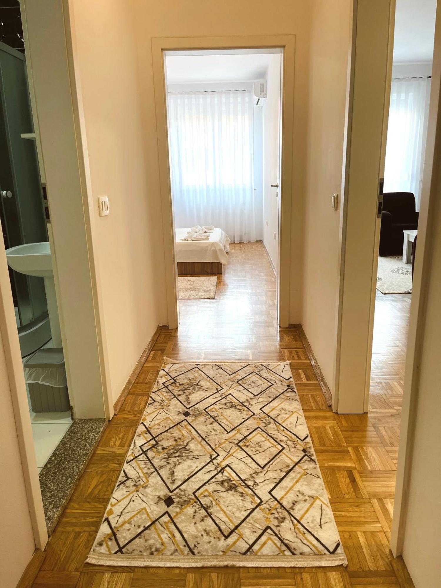 Apartment Troi Priștina Exterior foto