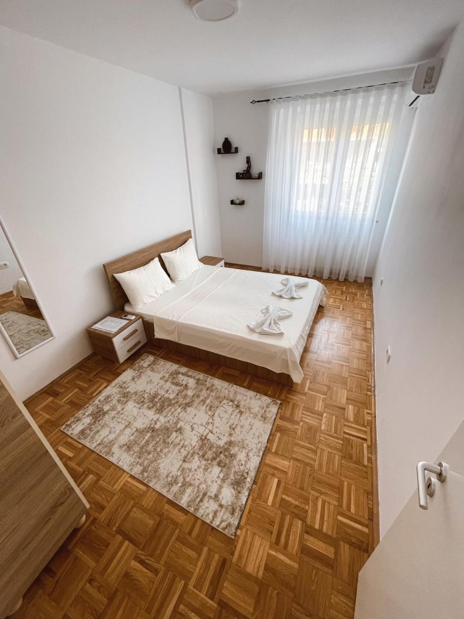 Apartment Troi Priștina Exterior foto